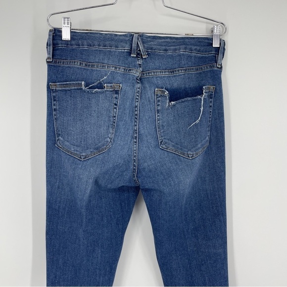 Good American skinny jeans some distressing - Picture 2 of 10